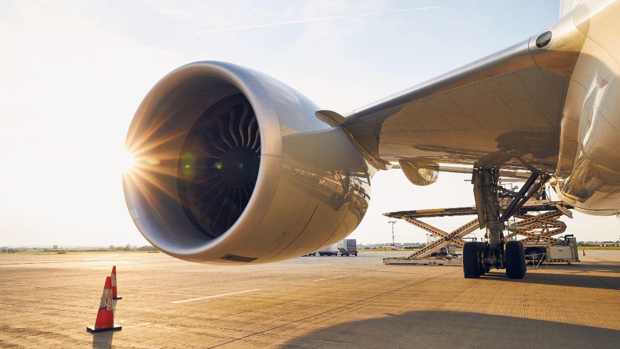 UK Caerdav Secures Major Aircraft Maintenance Deal with AerCap